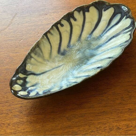 Edgecomb Potters Maine Shell Variegated Dish Blue Cream With Crystalline Glaze - Picture 2 of 12